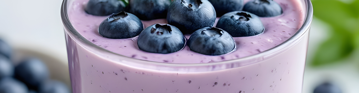 Skin-Loving Green Tea, Blueberry & Chia Smoothie